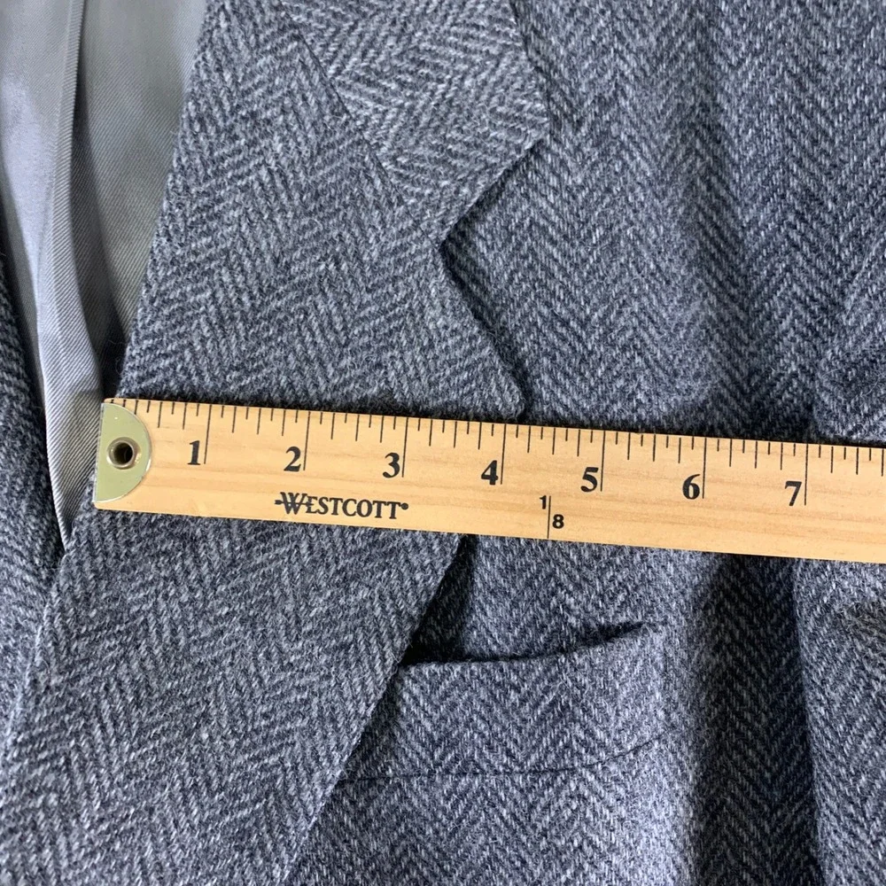 VTG Men 100% Wool Herringbone Tweed Blazer 52L Gray Wood Buttons Wide Lapel